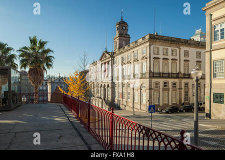 Sonniger Morgen im Palacio da Bolsa (Stock Exchange Palast) in Porto, Portugal. Stockfoto