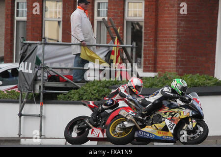 Dienstag, 13. Mai 2014 - Vauxhall internationale North West 200. Am Abend Rennen - Superstock-qualifizieren - Laurent Hoffman (74) in York Kurve auf der berühmten Dreieck-Schaltung. Stockfoto