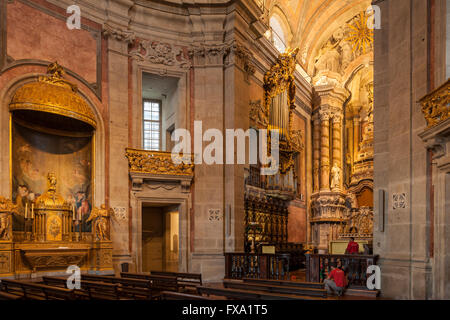Innere des Clerigos Kirche in Porto, Portugal. Stockfoto