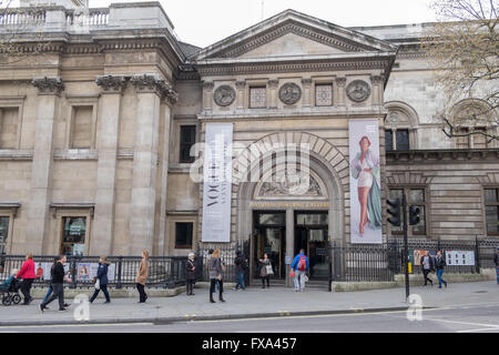 Eintritt in die National Portrait Gallery, Charing Cross Road, London, England, UK Stockfoto