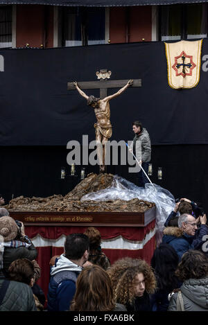 Vorbereitungen für die Predigt von den sieben Worten in den wichtigsten Platz von Valladolid. Ostern, Kastilien-León, Spanien Stockfoto