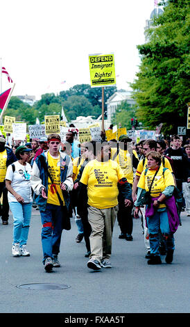 Washington, DC, USA, 20. April 2002 Einwanderung Rechte Protestmarsch in Washington DC.  Bildnachweis: Mark Reinstein Stockfoto