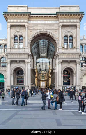 Bogen Sie am Eingang der Galleria Vittorio Emanuele II, Domplatz, Piazza del Duomo, Mailand, Italien Stockfoto