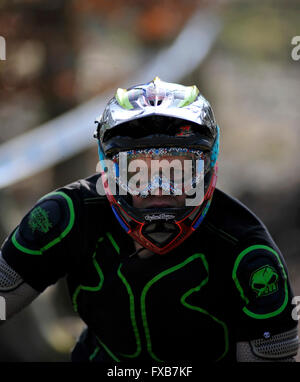 Blandford, Dorset, UK, 13. März 2016. Okeford Hill MTB DH. Zigmantas Jankauskas in Aktion auf der neu eröffneten Okeford Hill-bik Stockfoto