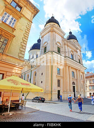 LVIV, UKRAINE - 28. Juni 2014: Kirche der Verklärung (Preobrazhenska Zerkwa) befindet sich in der alten Stadt von Lviv, Ukraine Stockfoto