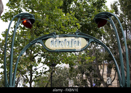 U-Bahnstation von Paris, von Hector Guimard (1867-1942) entworfen. Art Nouveau. Paris. Frankreich. Stockfoto