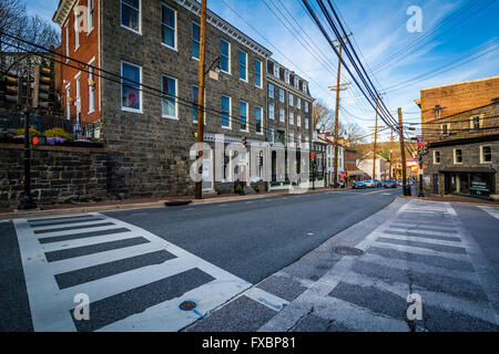 Kreuzung in der Innenstadt von Ellicott City, Maryland. Stockfoto