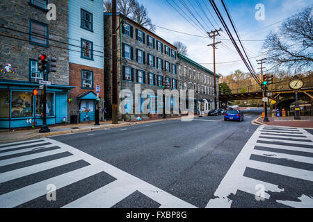 Kreuzung in der Innenstadt von Ellicott City, Maryland. Stockfoto