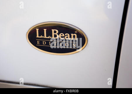 SPRINGFIELD, OR - 7. April 2016: LL Bean special Edition Subaru Outback mit getönten Scheiben, Lederausstattung und ein HB 3.0 Deutsch Stockfoto