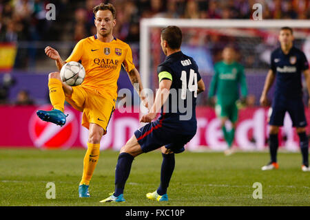 Madrid, Spanien. 13. April 2016. Ivan Rakitic (4) FC Barcelona. UCL Champions League zwischen Atletico de Madrid und dem FC Barcelona im Vicente Calderon Stadion in Madrid, Spanien, 13. April 2016. © Aktion Plus Sport/Alamy Live-Nachrichten Stockfoto