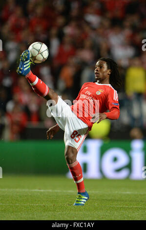 Lissabon, Portugal. 13. April 2016. Die Benifica Renato Sanches in Aktion während der UEFA-Champions-League-Viertelfinale zweiten Bein Fußballspiel zwischen SL Benfica und FC Bayern München im Luz Stadium in Lissabon, Portugal, 13. April 2016. Foto: Andreas Gebert/Dpa/Alamy Live-Nachrichten Stockfoto