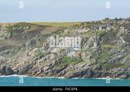 Treen, Cornwall, UK. 14. April 2016. Großbritannien Wetter. Mild und sonnig bei Treen, in der Nähe von Porthcurno, dürfte jedoch Regen für das Minack Theater hier gesehen. Bildnachweis: Simon Maycock/Alamy Live-Nachrichten Stockfoto