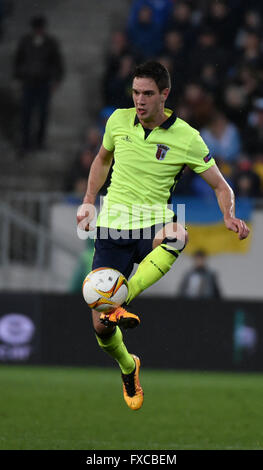 Lviv, Ukraine, 14. April 2016. Nikola Vukčević von Braga in Aktion während der UEFA Europa League Viertelfinale, zweite Bein Fußballspiel zwischen Shakhtar Donetsk und Sporting Braga in Lviv, Ukraine, 14. April 2016. Bildnachweis: Mykola Tys/Alamy Live-Nachrichten Stockfoto