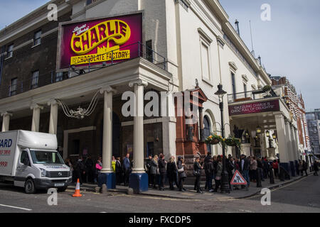 Die Bühne Musical Charlie und die Schokoladenfabrik, Theatre Royal Drury Lane, London, UK Stockfoto
