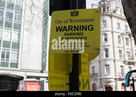 Stadt von Westminster Warnhinweis - Parkplatz ausgesetzt Stockfoto