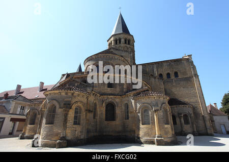 Die romanische Basilika Sacré-Coeur entstand im 12. Jahrhundert, Paray-le-Monial, Saone et Loire, Burgund, Frankreich Stockfoto