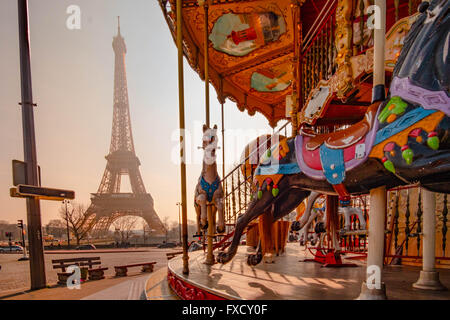 Karussell de Paris und Eiffelturm, Frankreich. Stockfoto