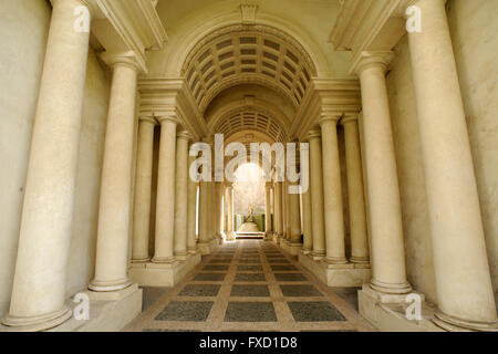 Italien, Rom, Palazzo Spada, Galleria Prospettica del Borromini (17. Jahrhundert) Stockfoto