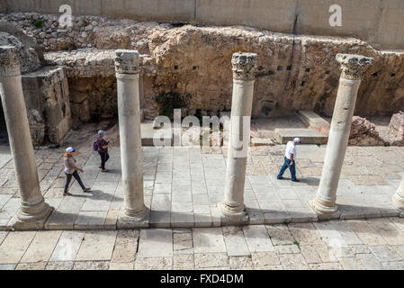 Byzantinischen Säulen am alten Cardo Straße, jüdische Viertel in der alten Stadt von Jerusalem, Israel Stockfoto