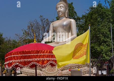 Buddha-Statue Wat Khoi Phetchaburi Thailand Stockfoto