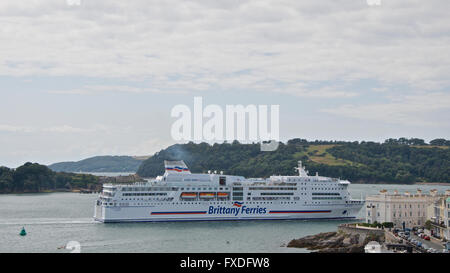 Brittany Ferries Schiff in Richtung Hafen von Plymouth Stockfoto