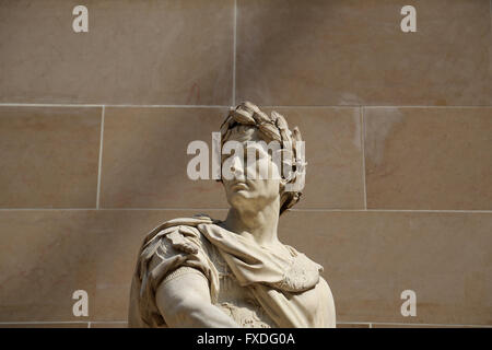 Julius Caesar (100BC-44BC). Römischer Staatsmann. Konsul und Dictador. Skulptur des französischen Künstlers Nicolas Coustou (1658-1733). Louvre Stockfoto