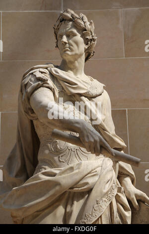 Julius Caesar (100BC-44BC). Römischer Staatsmann. Konsul und Dictador. Skulptur des französischen Künstlers Nicolas Coustou (1658-1733). Louvre Stockfoto