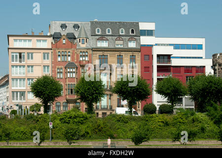 Deutschland, Nordrhein-Westfalen, Köln, Wohnhäuser am Konrad-Adenauer-Ufer Stockfoto