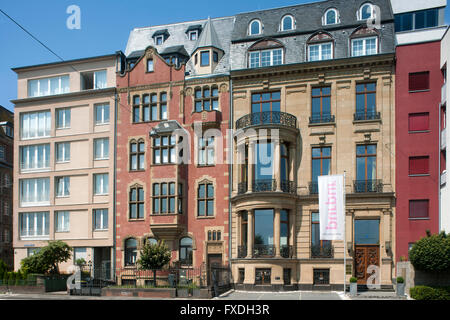 Deutschland, Nordrhein-Westfalen, Köln, Wohnhäuser am Konrad-Adenauer-Ufer Stockfoto