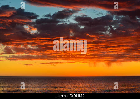 Dramatische Gewitterhimmel und Sonnenuntergang, South Australia Stockfoto