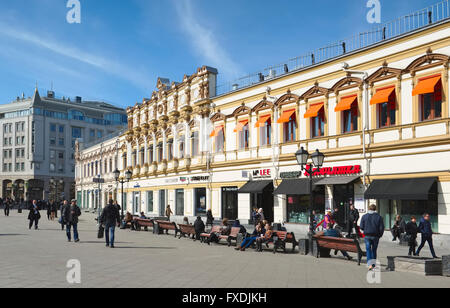 Moskau, ehemalige profitablen Haus Woronzowa - Evdokimov - Shorina, Kuznetsky meisten Street 7/6/9, gebaut im 18. Jahrhundert Stockfoto