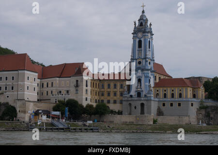 Blaue Kirche Krems - Blick von der Donau Stockfoto