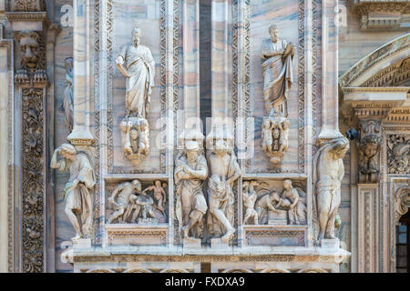 Skulpturen auf dem Marmor-Fassade, Mailänder Dom, Piazza del Duomo, Mailand, Italien Stockfoto