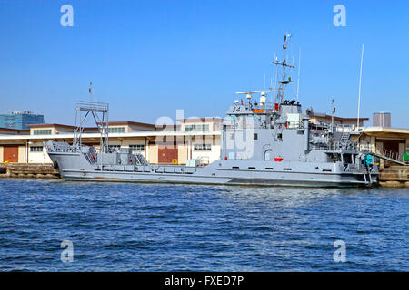 US-Armee Landungsboote Dienstprogramm am Hafen von Yokohama Japan Stockfoto