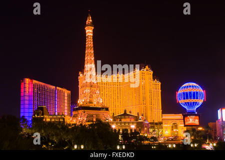 Eiffelturm in Las Vegas bei Nacht Stockfoto