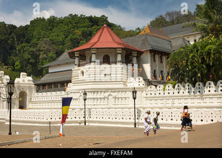 Kandy, Sri Lanka, Tempel der Zahnreliquie, außen Stockfoto