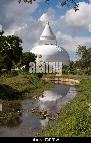 Sri Lanka, Tissamaharama Dagoba, Raja Maha Vihara Tempel Stockfoto