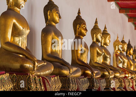 Golden Buddha Wat Pho Bangkok Thailand Stockfoto