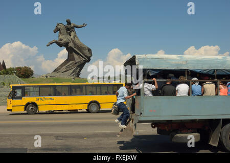 Die Statue von Antonio Maceo am Plaza De La Revolucion. Santiago De Cuba, Kuba Stockfoto