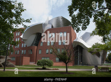 Peter B Lewis Weatherhead School of Business von Frank Gehry entworfen, auf dem Campus der Case Western Reserve University in Cleveland, Ohio Stockfoto