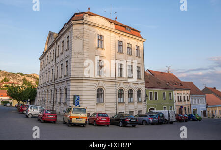 Fachhochschule in Svobody Straße in der Stadt Mikulov, Mährisch-Region, Tschechische Republik Stockfoto