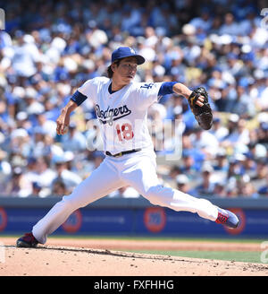 Los Angeles, Kalifornien, USA. 12. April 2016. Kenta Maeda (Schwindler) MLB: Kenta Maeda der Los Angeles Dodgers Stellplätze während der Dodgers nach Hause Opener der Major League Baseball Spiel gegen die Arizona Diamondbacks im Dodger Stadium in Los Angeles, Kalifornien, USA. © AFLO/Alamy Live-Nachrichten Stockfoto