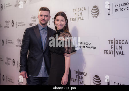 New York, USA. 14. April 2016. Sänger und Komponist Justin Timberlake und Schauspielerin-Produzent seine Frau Jessica Biel posieren auf dem roten Teppich für die Weltpremiere des Films "The Devil and the Deep Blue Sea" während des 2016 Tribeca Film Festival in New York, Vereinigte Staaten, am 14. April 2016. Bildnachweis: Li Changxiang/Xinhua/Alamy Live-Nachrichten Stockfoto