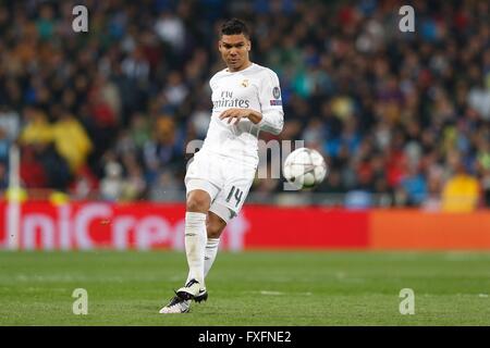 Madrid, Spanien. 12. April 2016. Casemiro (Real) Fußball: UEFA Champions League Viertel Finale 2. Bein match zwischen Real Madrid CF 3-0 VfL Wolfsburg im Stadion Santiago Bernabeu in Madrid, Spanien. © Mutsu Kawamori/AFLO/Alamy Live-Nachrichten Stockfoto