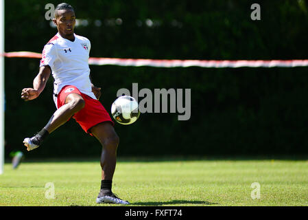 Sao Paulo, Brasilien. 15. April 2016.  Ausbildung SPFC - Thiago Mendes während des Trainings die S? o Paulo Football Club, abgehaltenen CCT Barra Funda, in der westlichen Zone von S? o Paulo. Foto: Mauricio Rummens / FotoArena/Alamy Live News Stockfoto