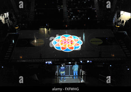 Istanbul, Türkei. 15. April 2016. Das Logo der 36. FIBA European Women Basketball Weltmeisterschaft 2017 in Prag wird in Istanbul, Türkei, 15. April 2016 eingeführt. © David Svab/CTK Foto/Alamy Live-Nachrichten Stockfoto