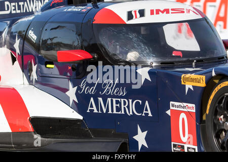 Long Beach, CA, USA. 15. April 2016. Long Beach, CA - 15. April 2016: Der DeltaWing DWC13 Rennen durch die Kurven im Toyota Grand Prix of Long Beach an Straßen von Long Beach in Long Beach, CA. Credit: Csm/Alamy Live-Nachrichten Stockfoto