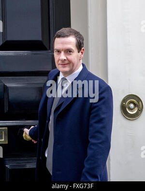 George Osborne MP, erste Secretary Of State, Kanzler des Finanzministeriums verlassen Nummer 11 Downing Street.  Mitwirkende: George Osborne MP, ersten Staatssekretär, Kanzler des Finanzministeriums wo: London, Vereinigtes Königreich bei: 15. März 2016 Stockfoto