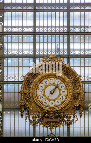 Die große Uhr, Innere des Musee d ' Orsay Art Gallery, Paris, Frankreich, Europa Stockfoto