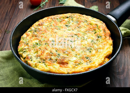 Omelett in der Pfanne, Nahaufnahme Stockfoto